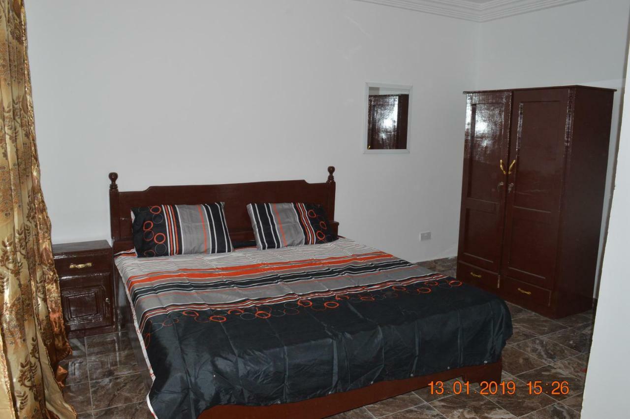 Sukuta Nema Guest House บันจูล ภายนอก รูปภาพ