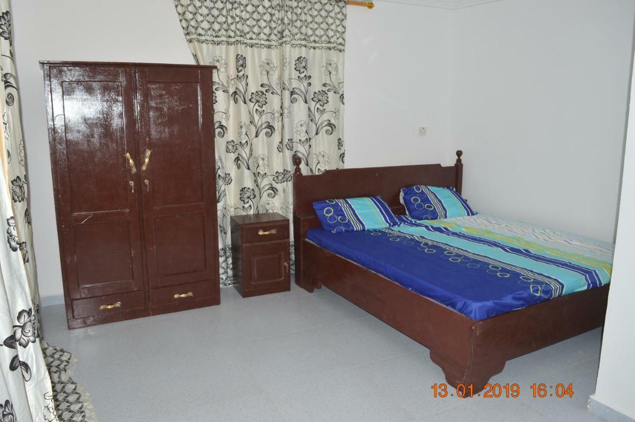 Sukuta Nema Guest House บันจูล ภายนอก รูปภาพ