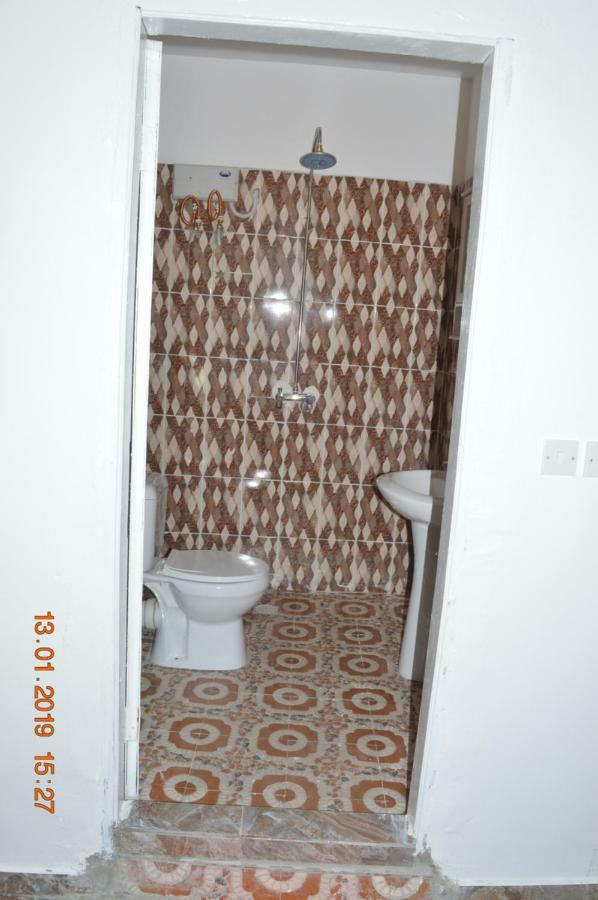 Sukuta Nema Guest House บันจูล ภายนอก รูปภาพ